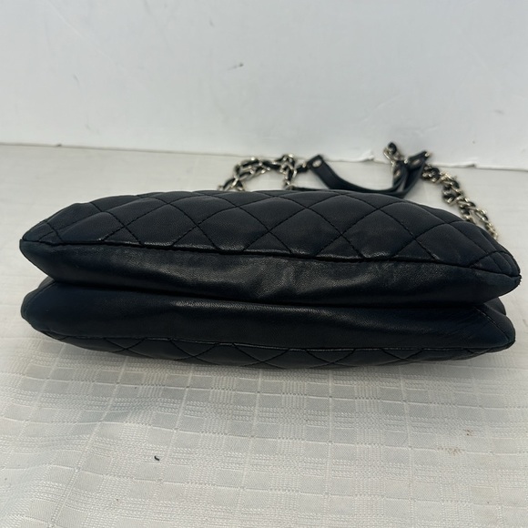 DKNY quilted leather handbag and wallet set. - Picture 6 of 17